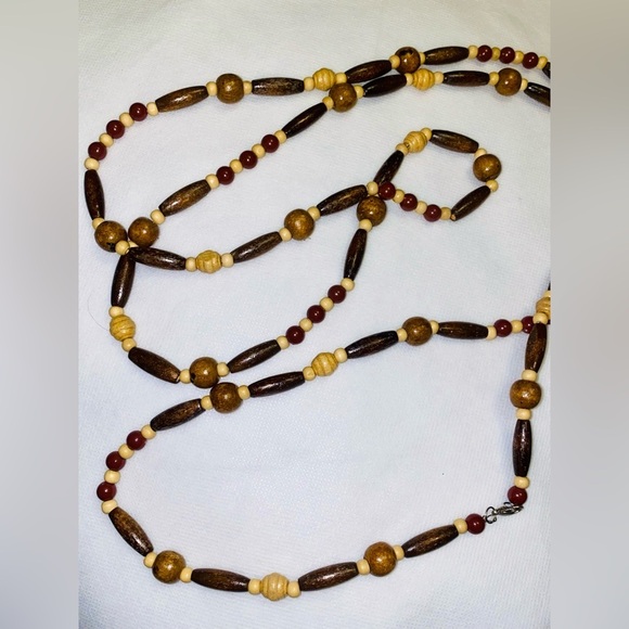 Handmade wooden necklace - Picture 3 of 3